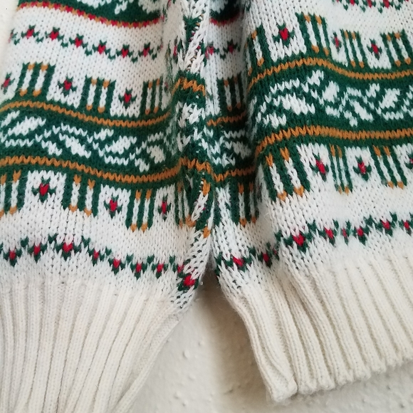 Vintage Christmas Sweater - Picture 3 of 3